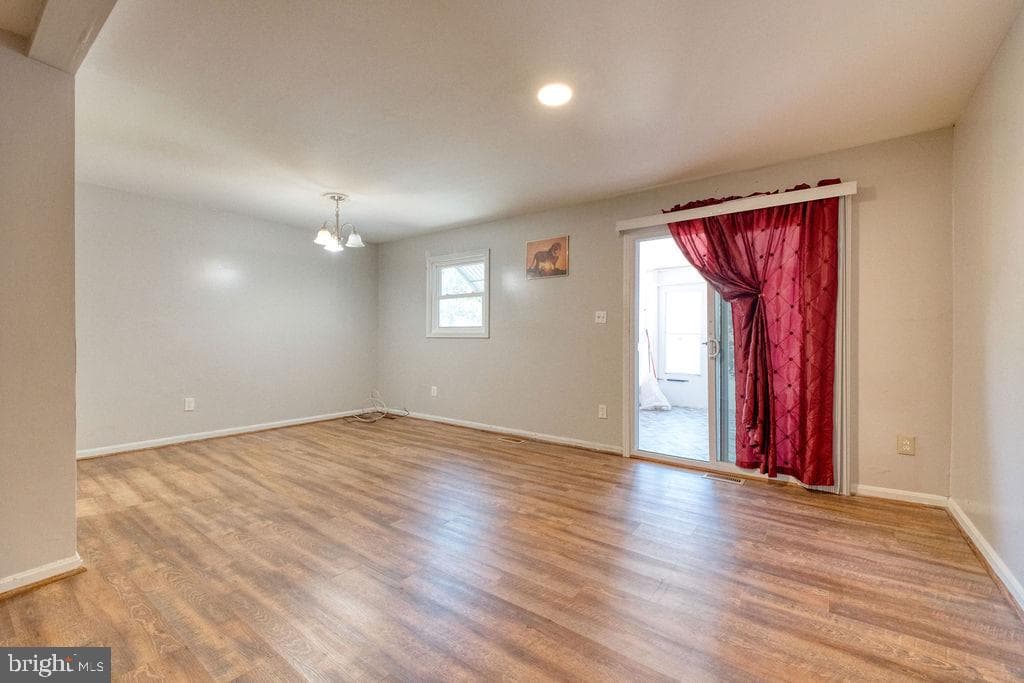 4903 8th Street NE photo 9