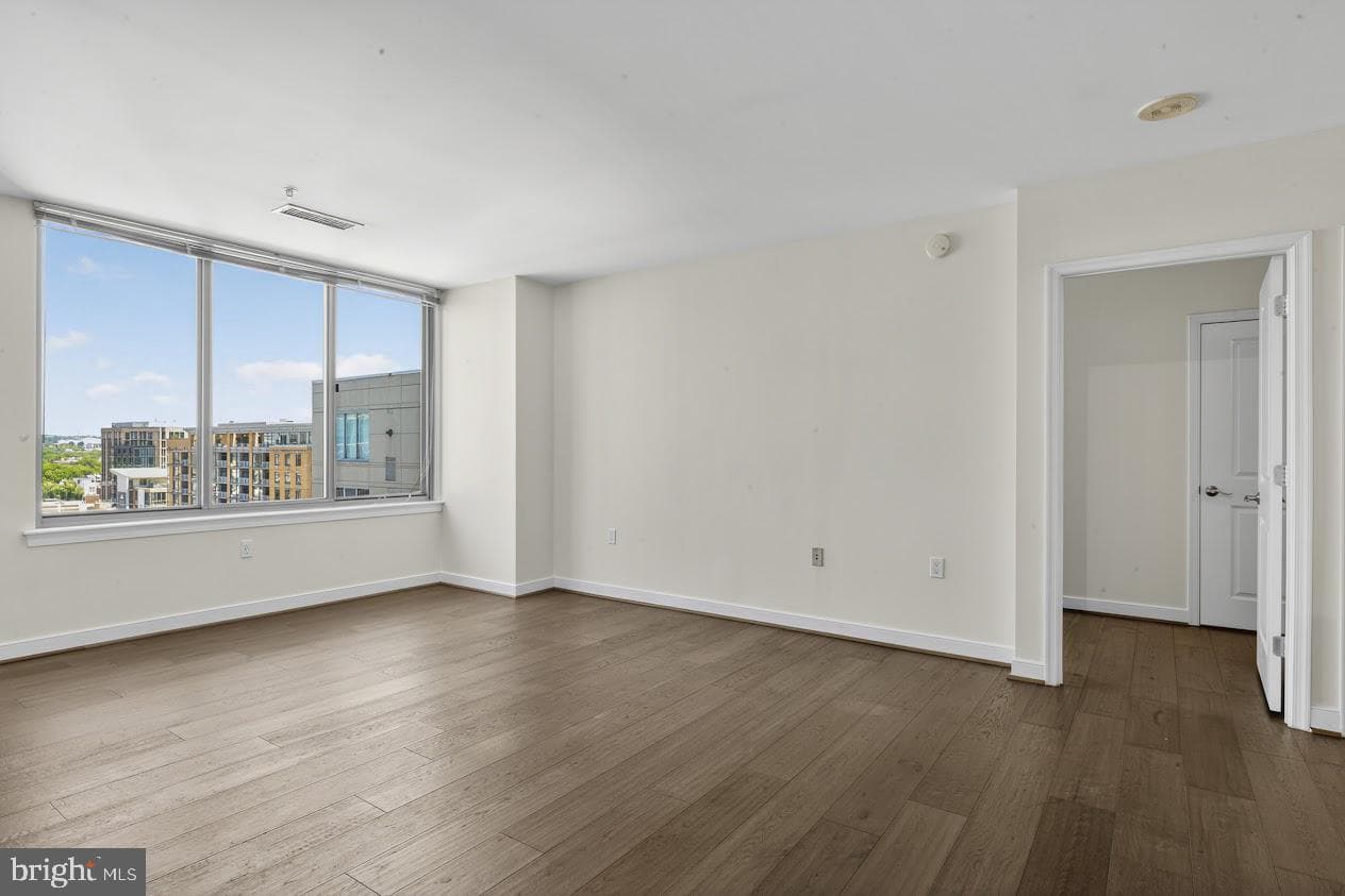 555 Massachusetts Avenue NW #1417 photo 16
