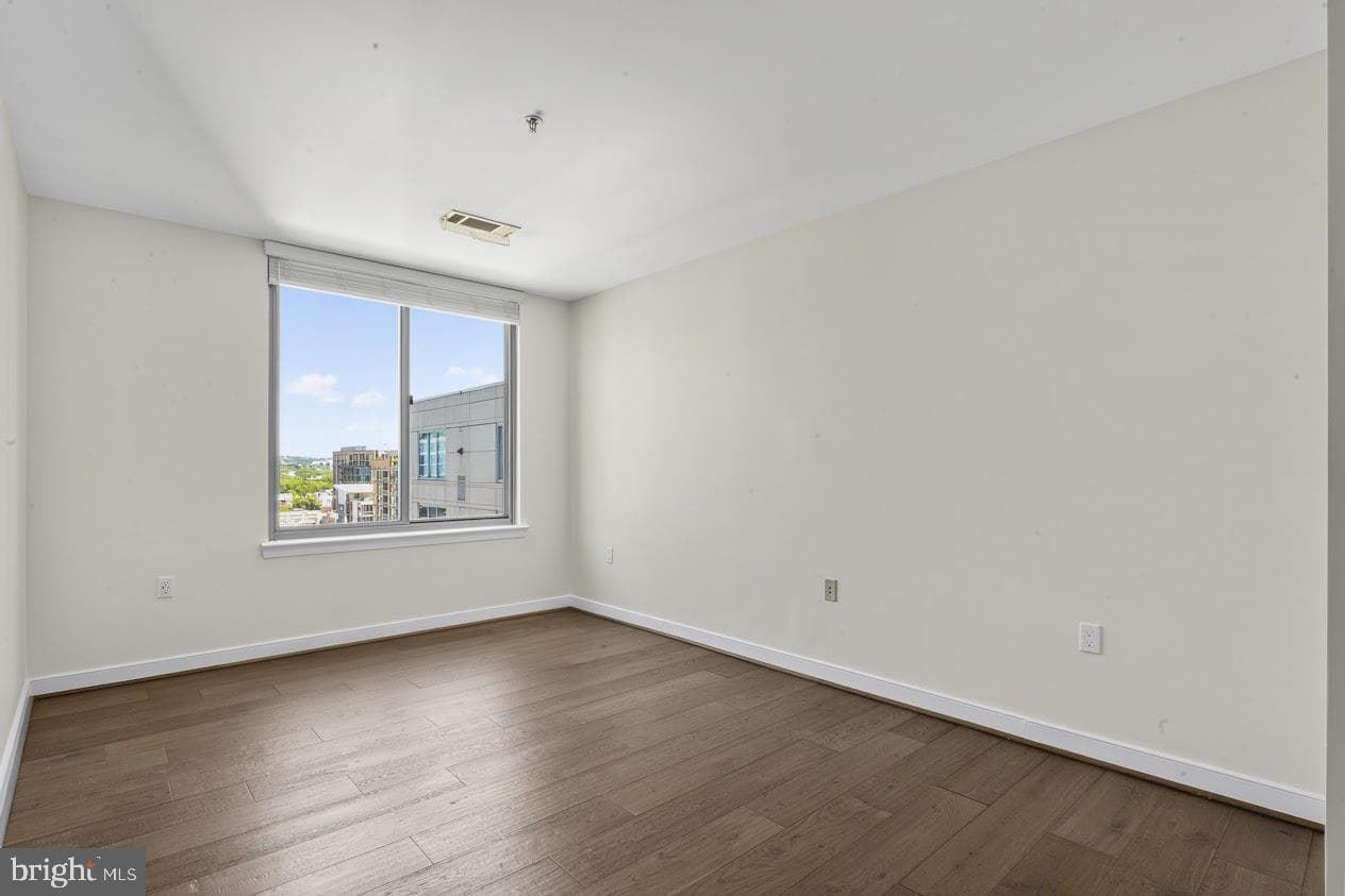 555 Massachusetts Avenue NW #1417 photo 18