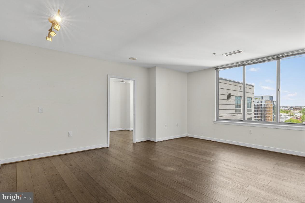 555 Massachusetts Avenue NW #1417 photo 23