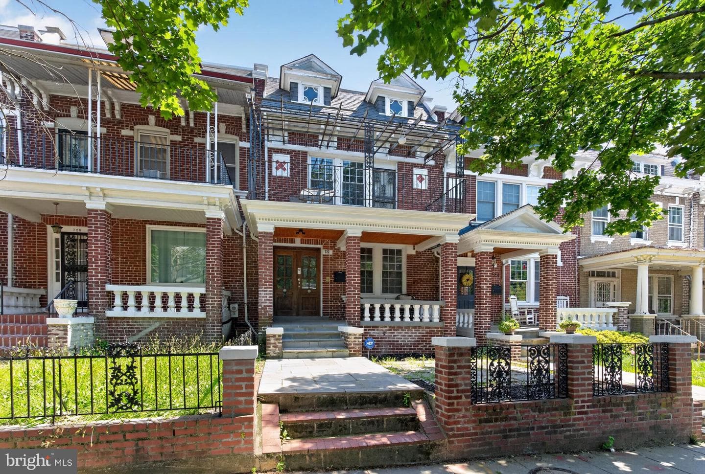 722 Otis Place NW