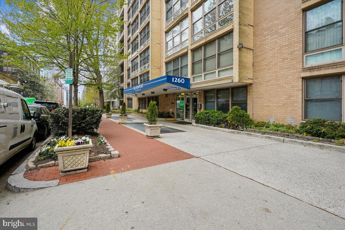 1260 21st Street NW #111, Washington