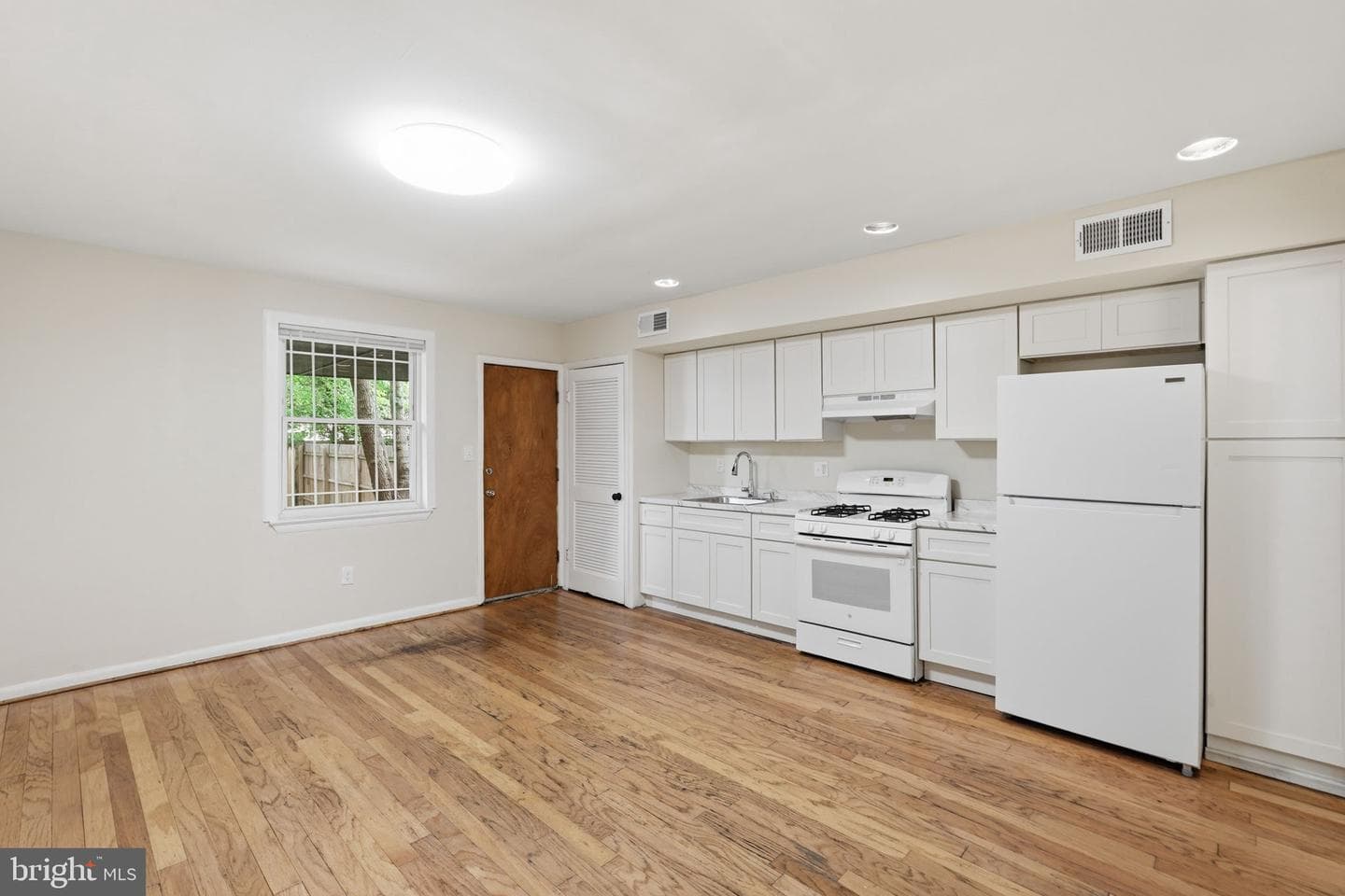 1235 16th Street NE photo 6