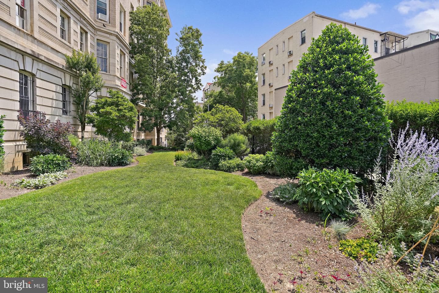 1852 Columbia Road NW #401 photo 25