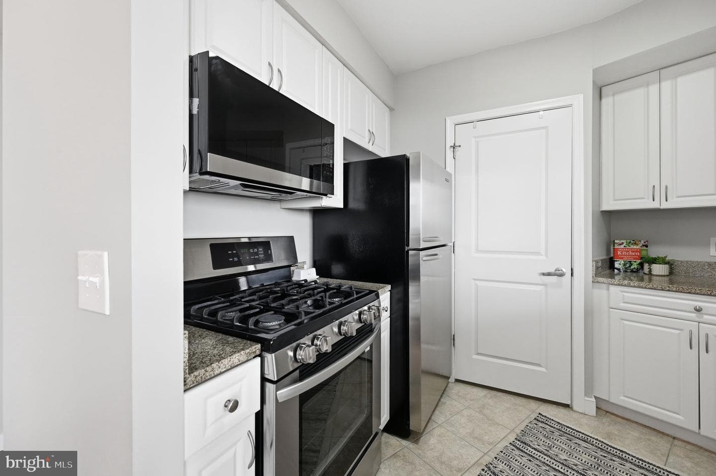 555 Massachusetts Avenue NW #1302 photo 5