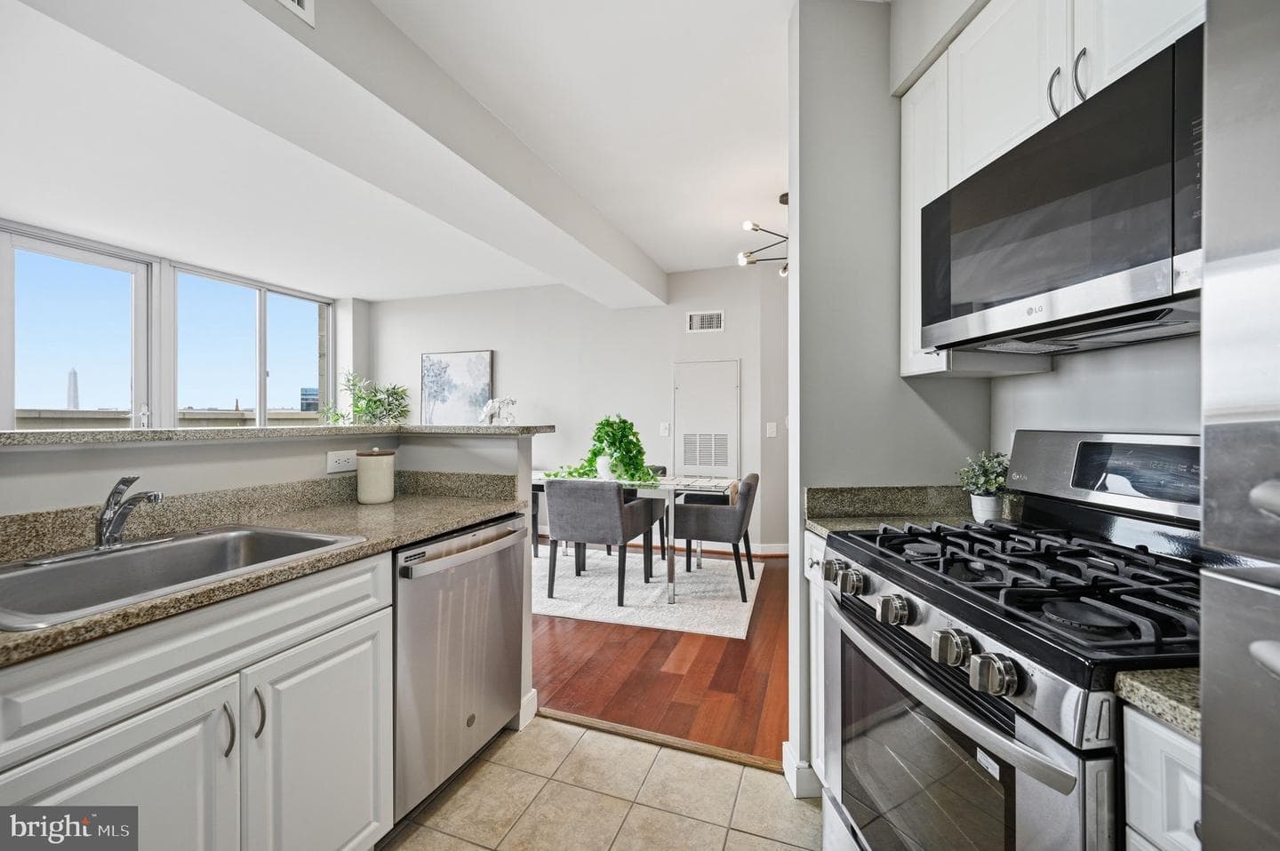 555 Massachusetts Avenue NW #1302 photo 6