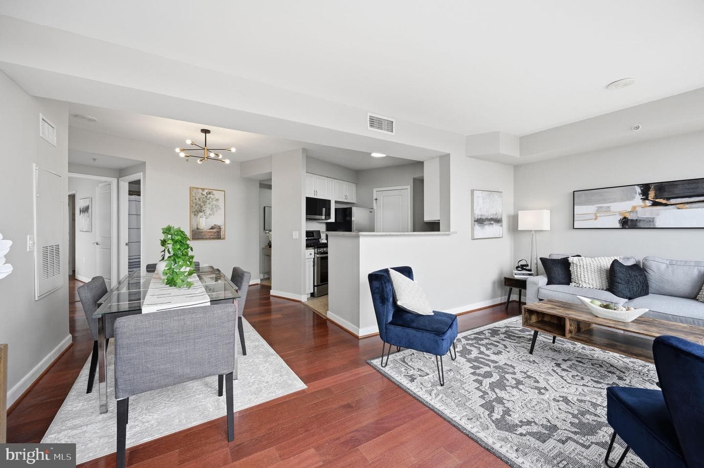 555 Massachusetts Avenue NW #1302 photo 7