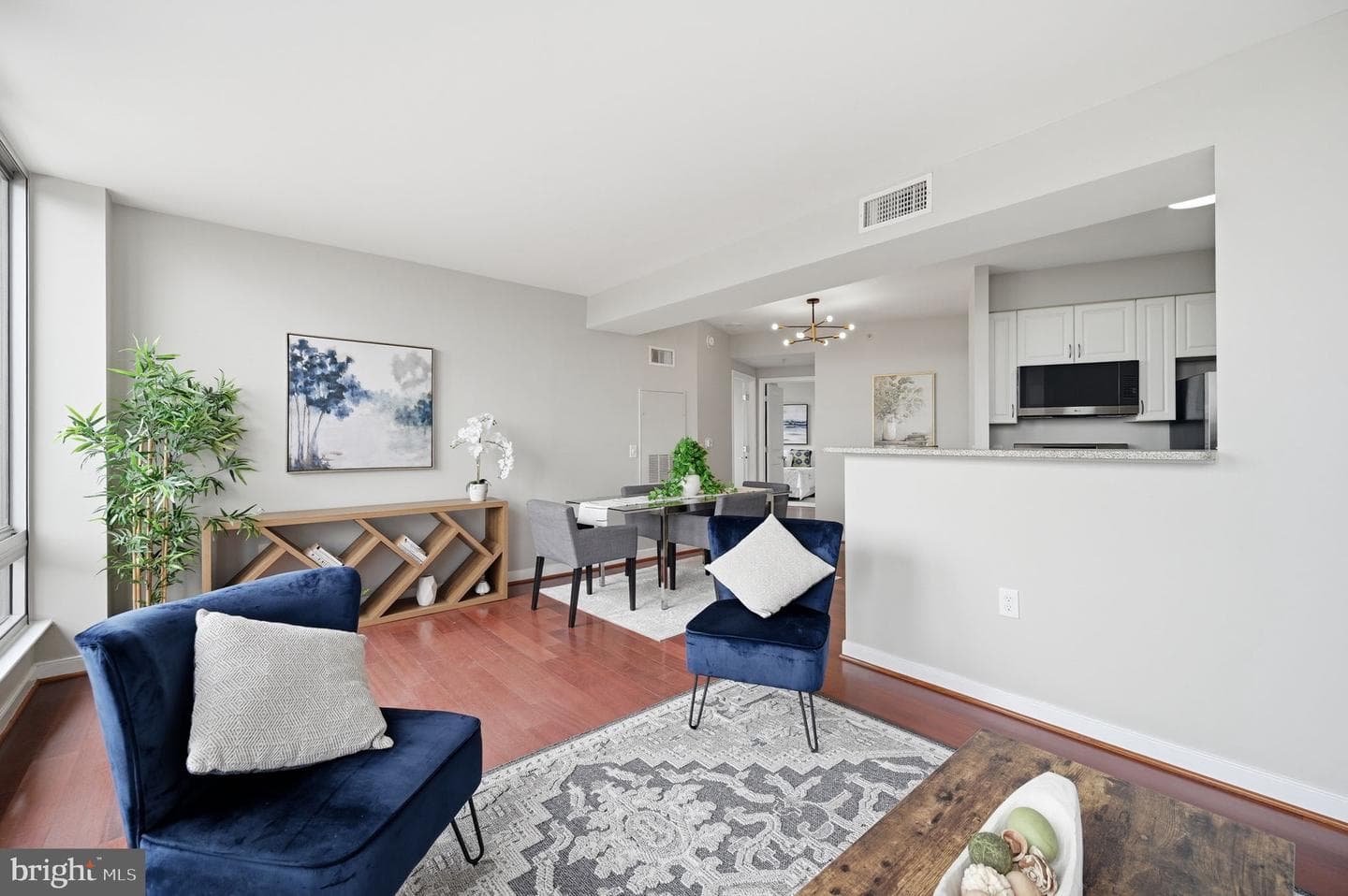 555 Massachusetts Avenue NW #1302 photo 8