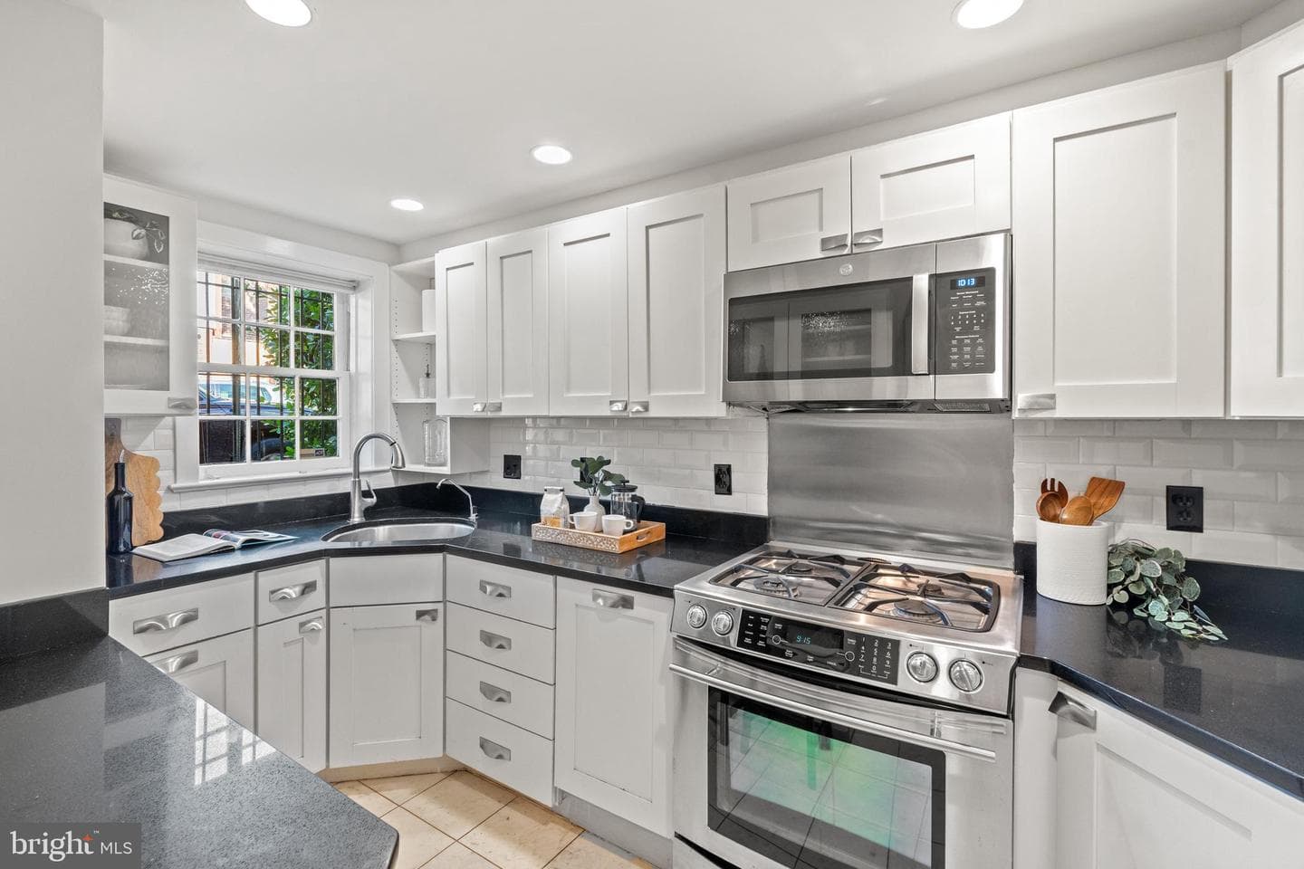 1333 27th Street NW photo 2