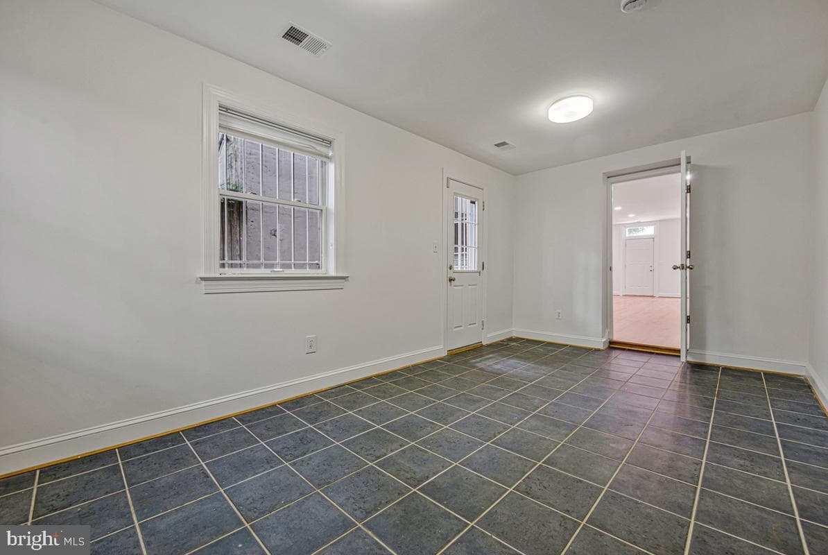 1233 4th Street NW photo 17