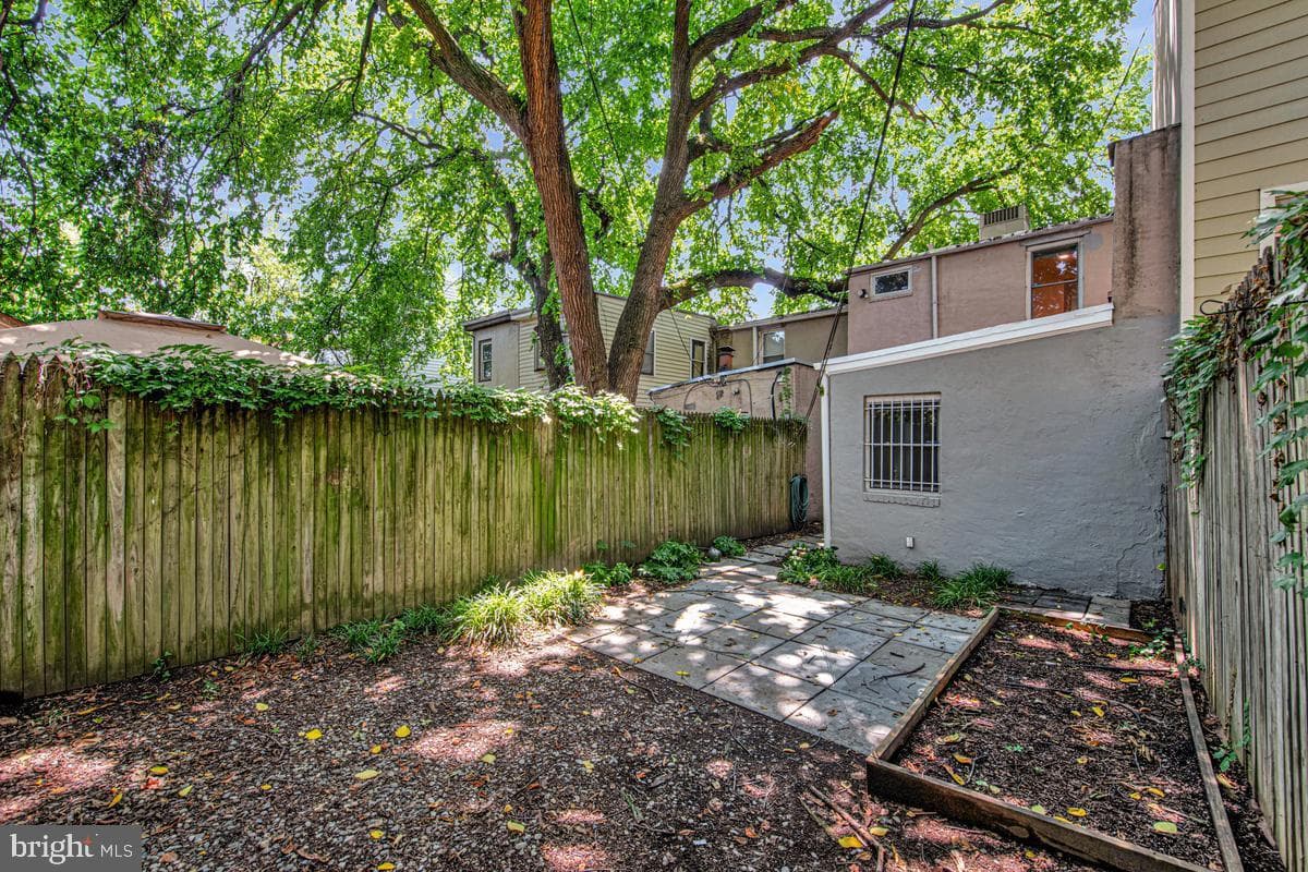 1233 4th Street NW photo 28
