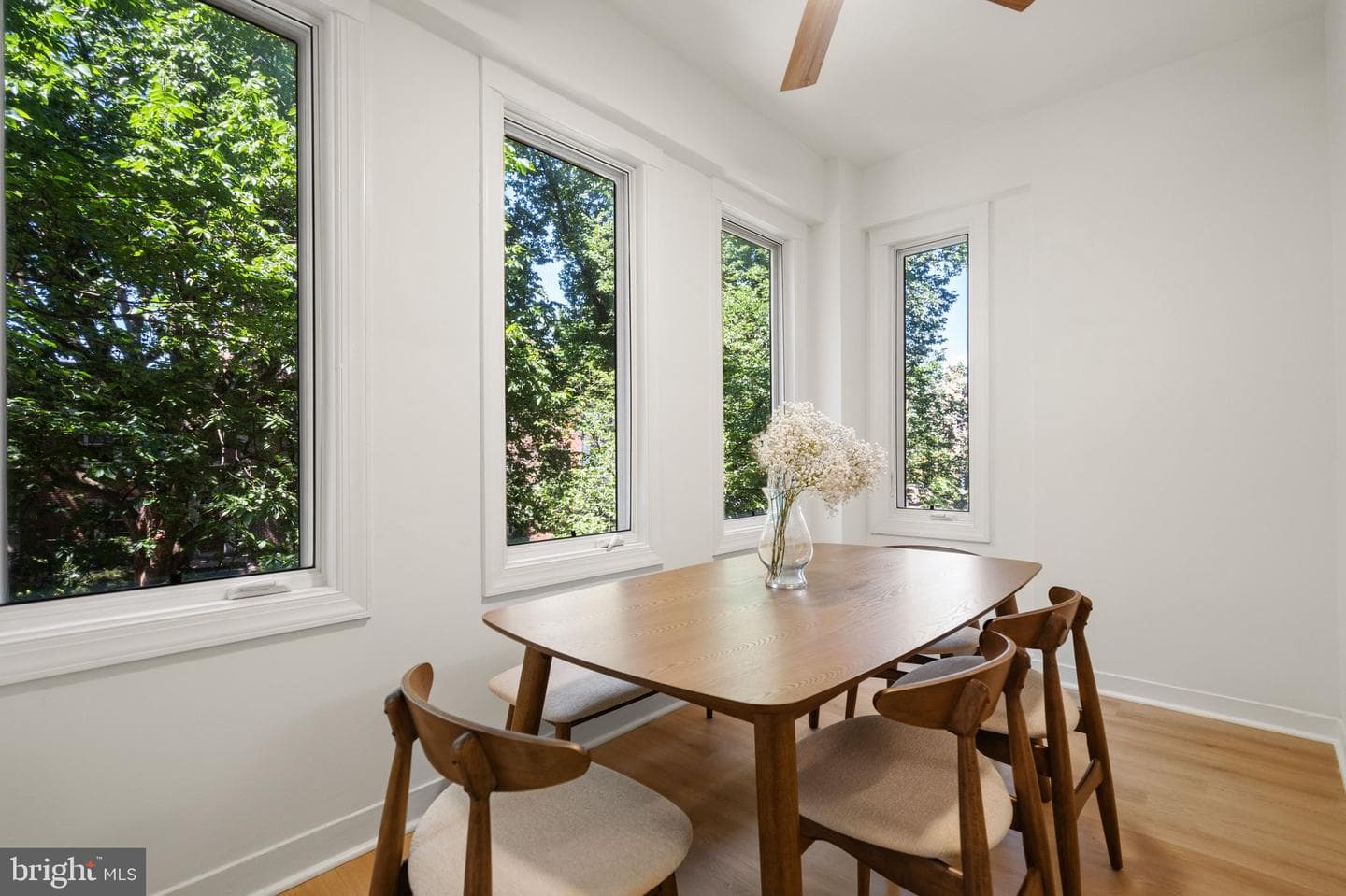 2032 Belmont Road NW #211 photo 16