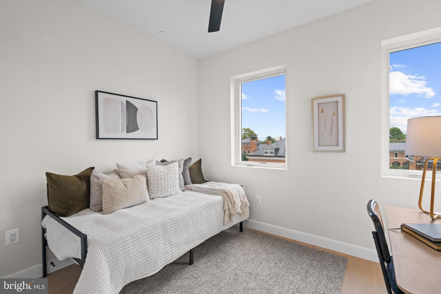 733 8th Street SE #304 photo 12