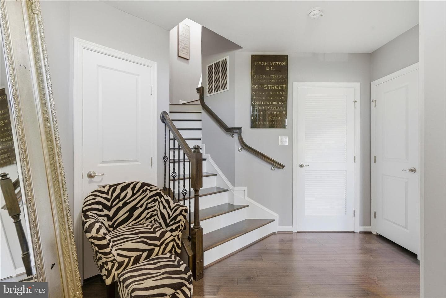 3608 Wright Terrace NE photo 6