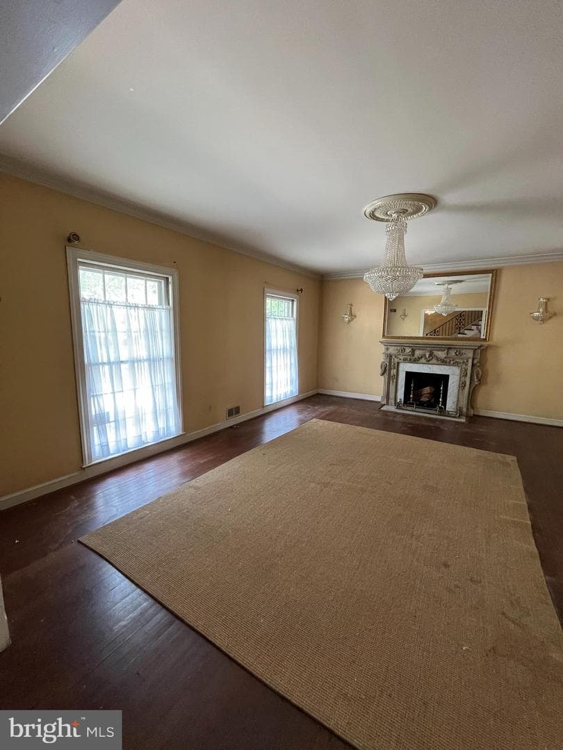2408 Tracy Place NW photo 3