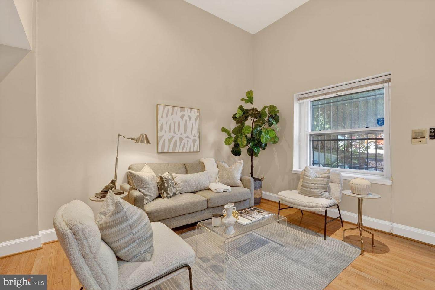 523 8th Street NE #t2 photo 3