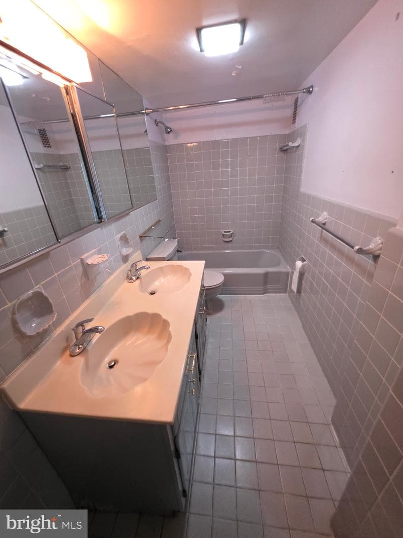 4201 Cathedral Avenue NW #513w photo 80