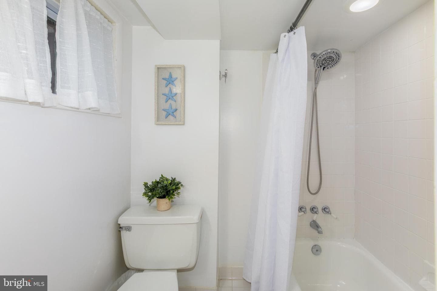 4443 Greenwich Parkway NW photo 35