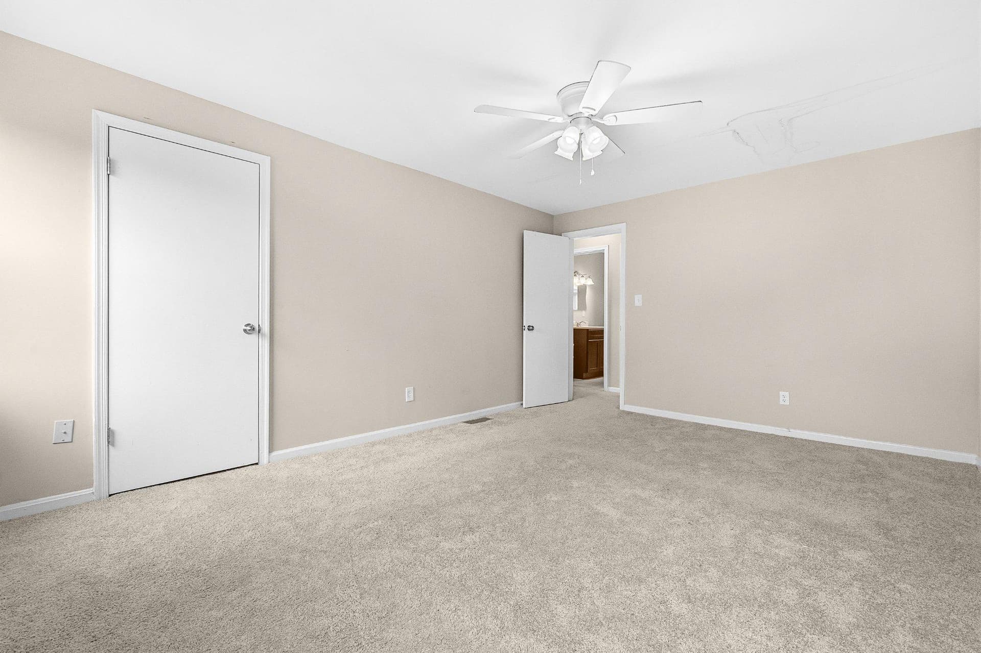 4960 Just Street NE photo 16
