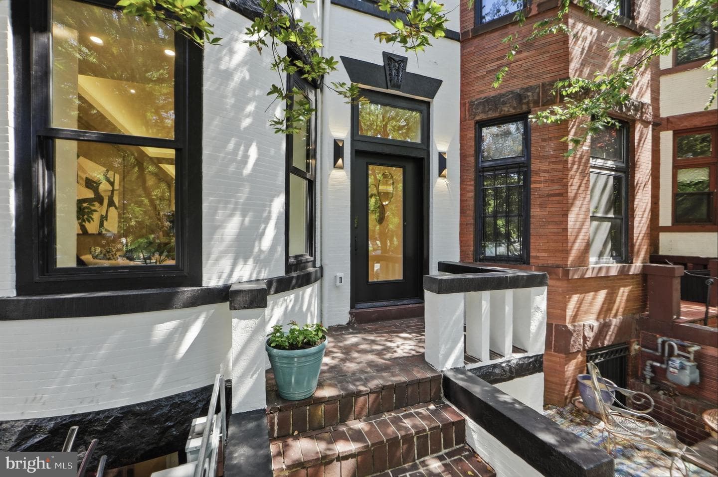 1933 Calvert Street NW photo 3
