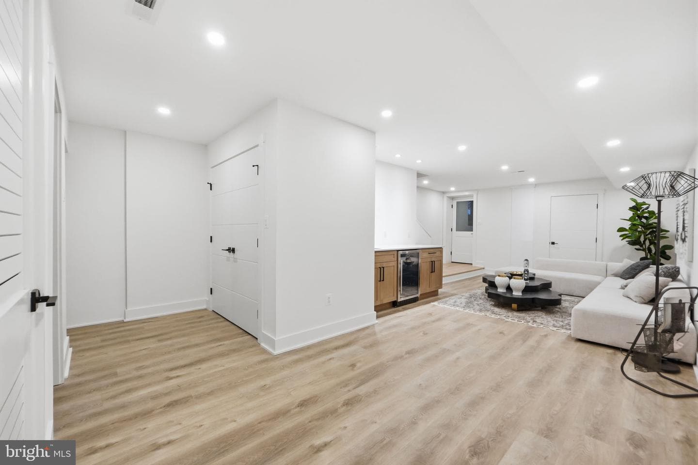 1933 Calvert Street NW photo 65