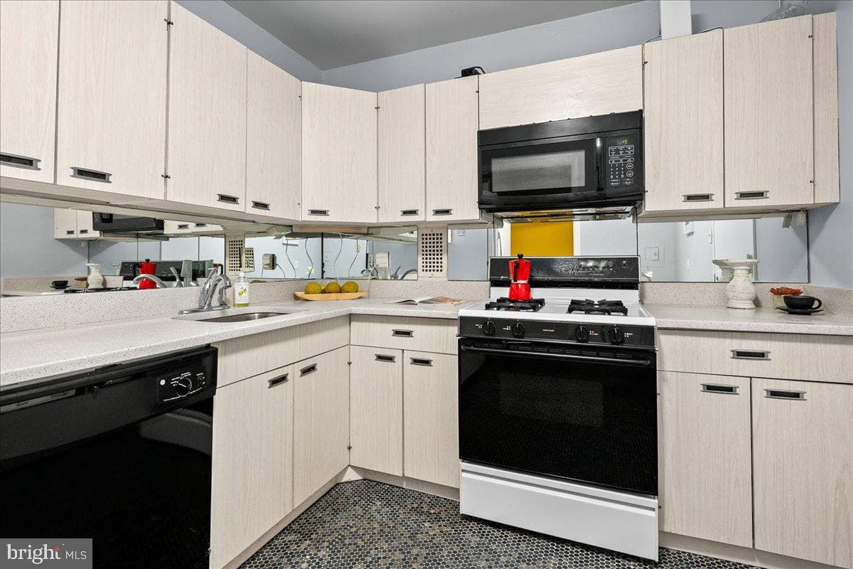 3001 Veazey Terrace NW #322 photo 19