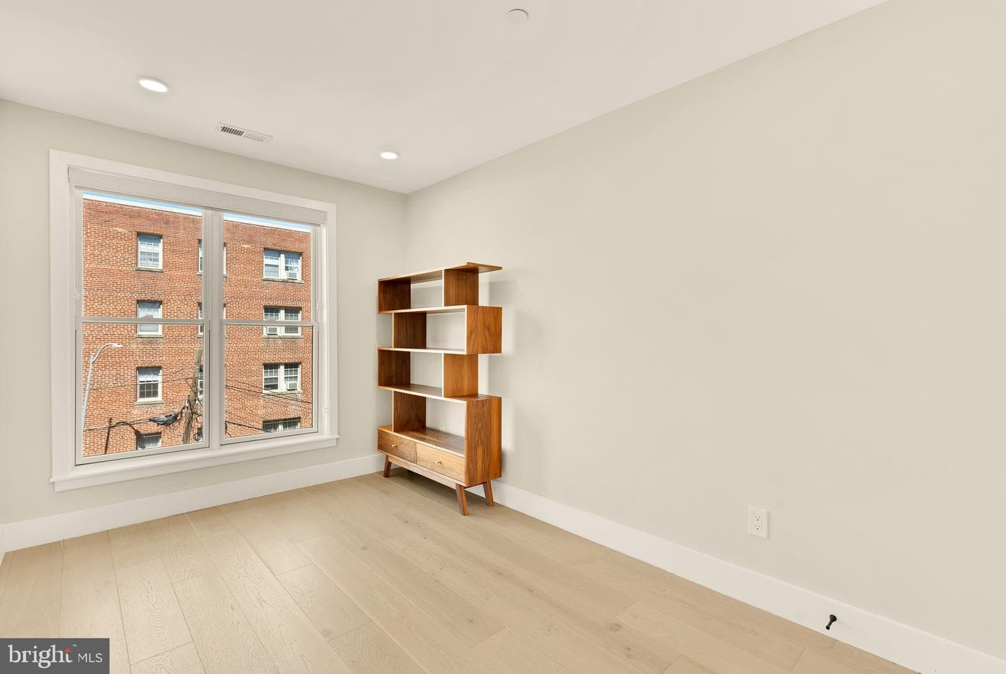 2556 University Place NW #302 photo 18