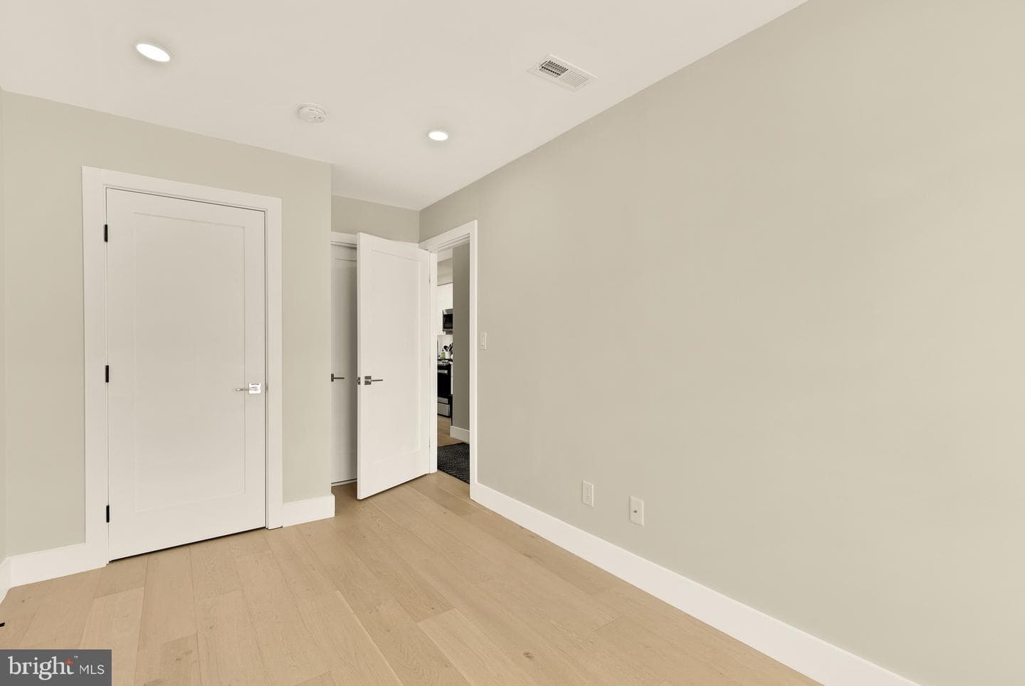 2556 University Place NW #302 photo 19