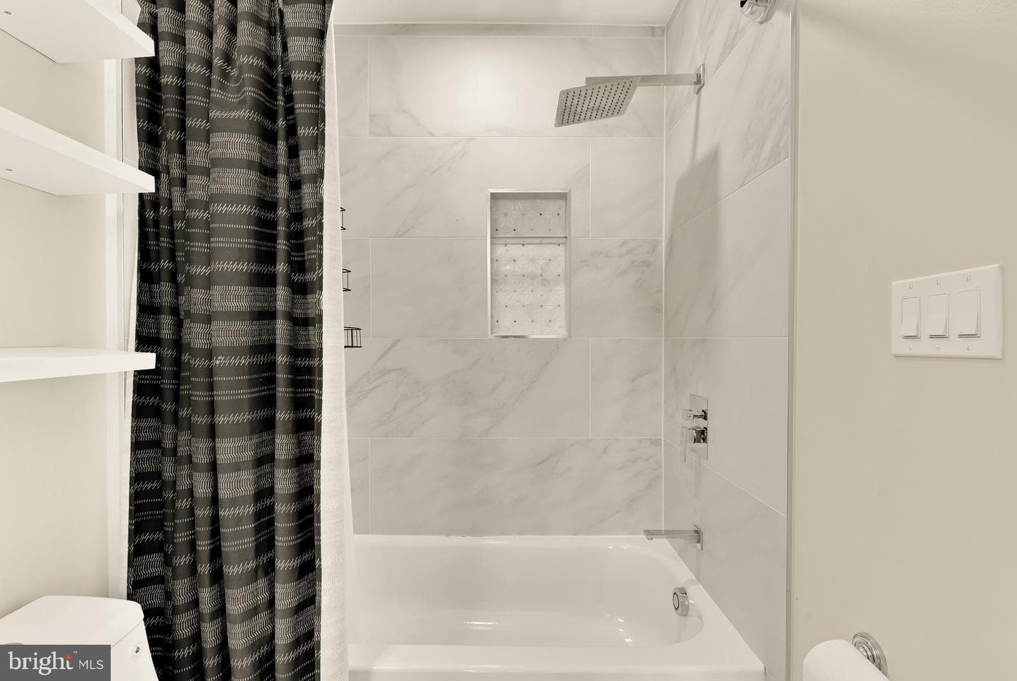2556 University Place NW #302 photo 21