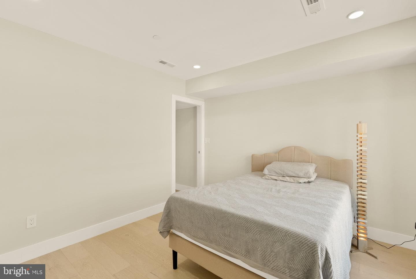 2556 University Place NW #302 photo 25