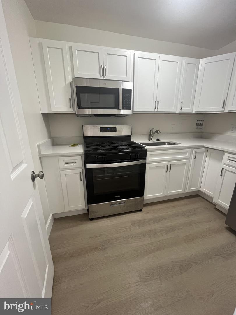 2401 H Street NW #807 photo 3