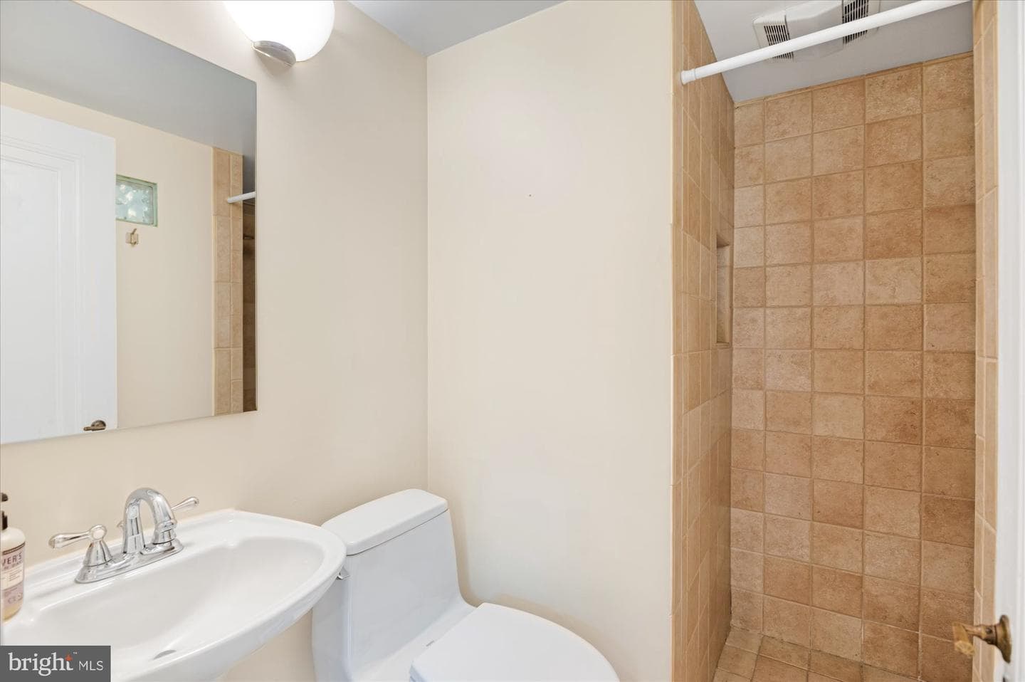1661 Crescent Place NW #102w photo 23