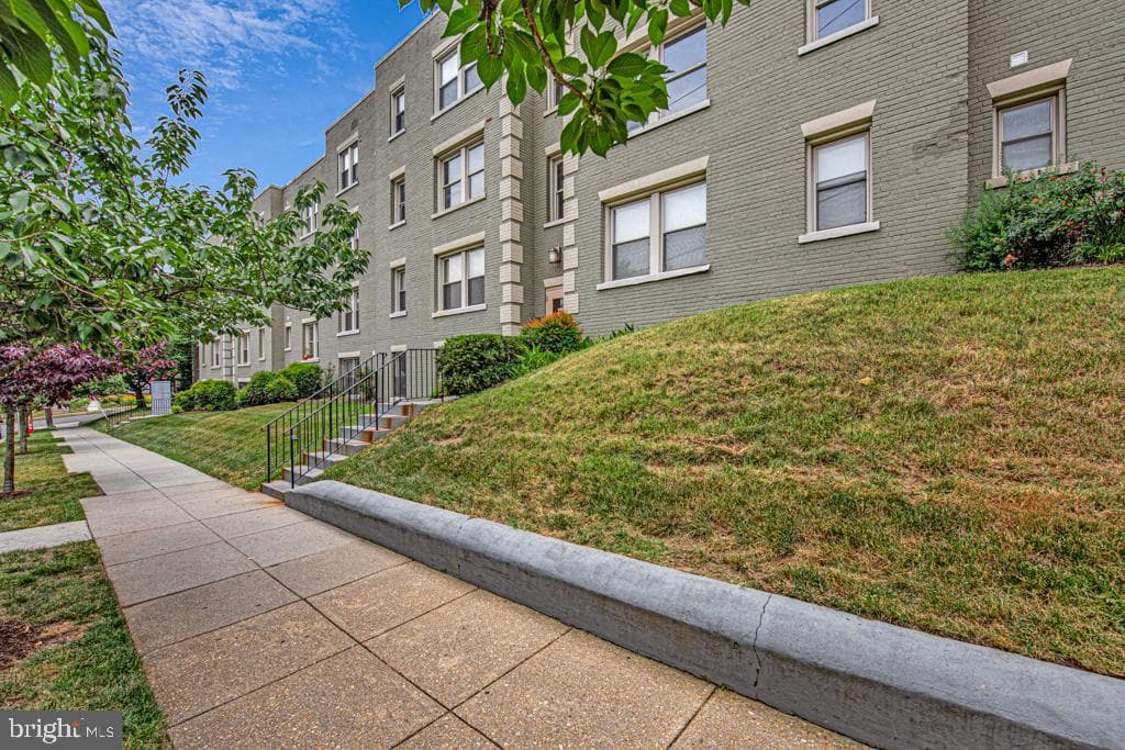 4408 1st Place NE #33, Washington