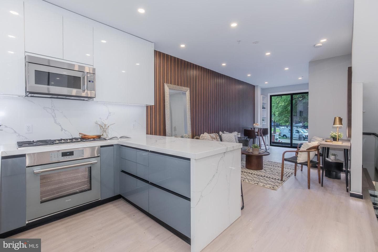 1332 G Street SE #1, Washington