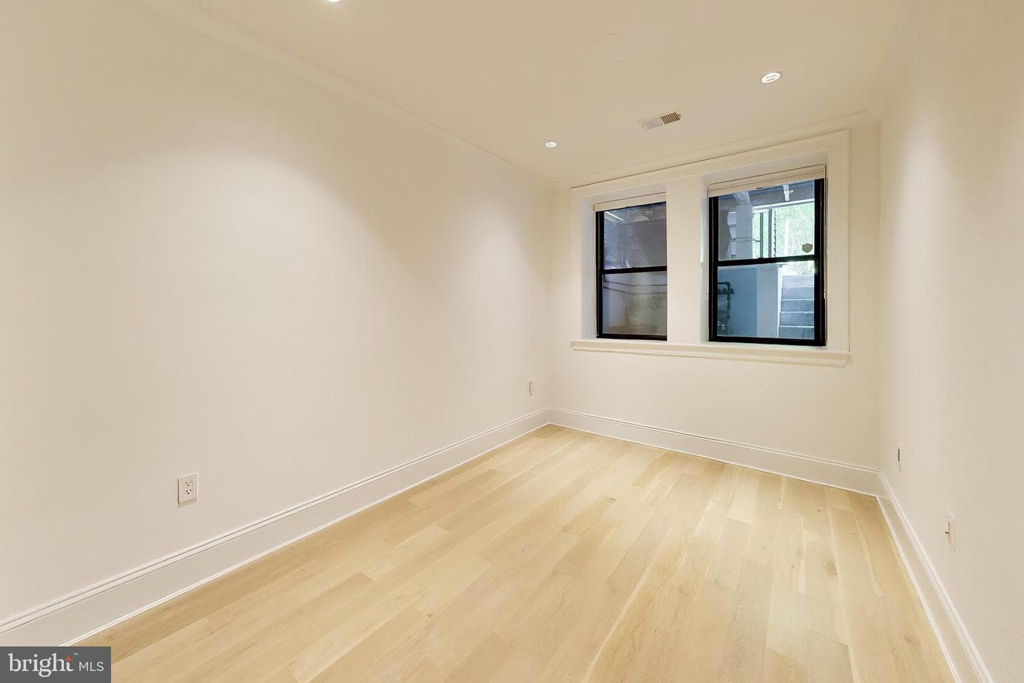 715 K Street NE #1 photo 25