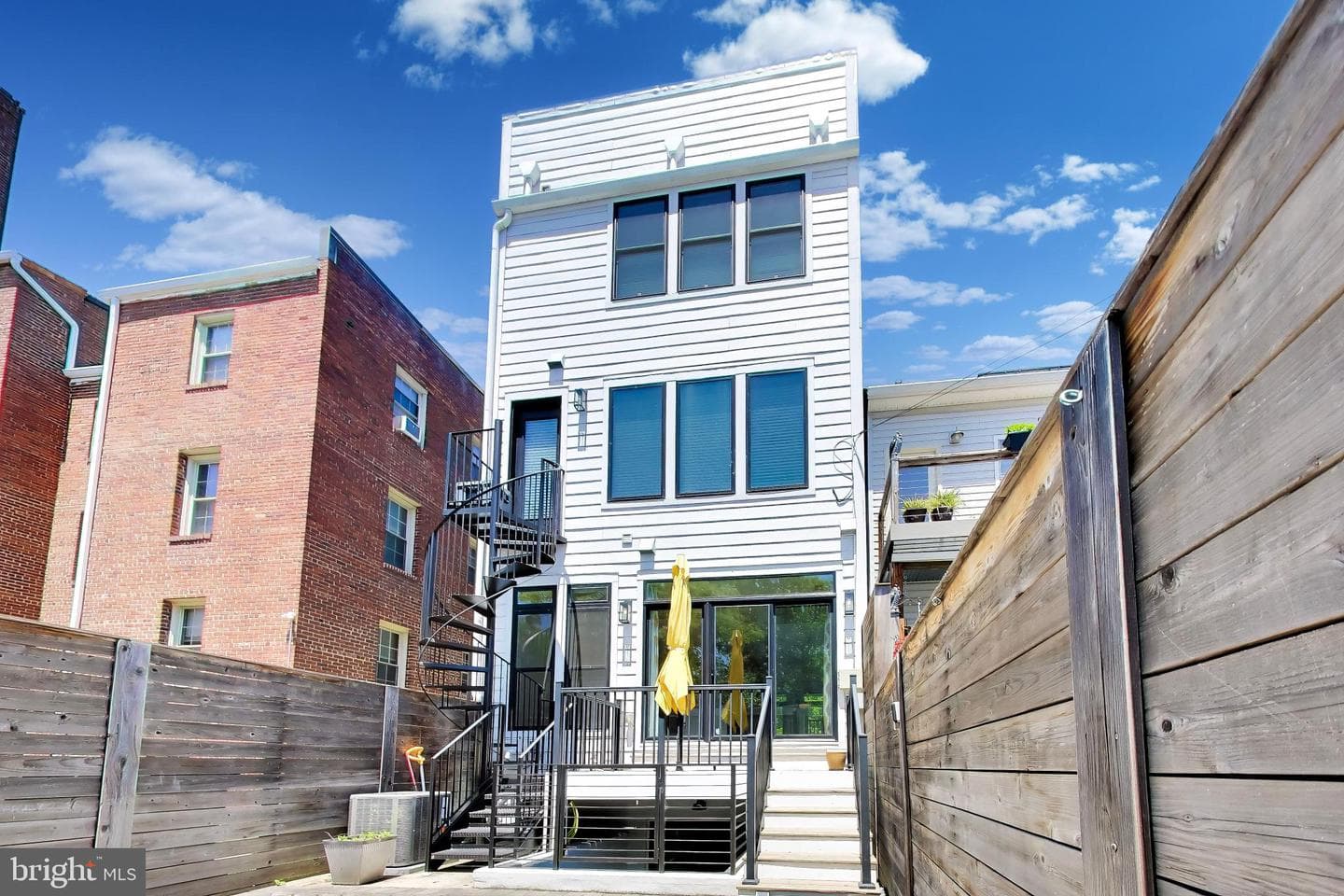 715 K Street NE #1 photo 32