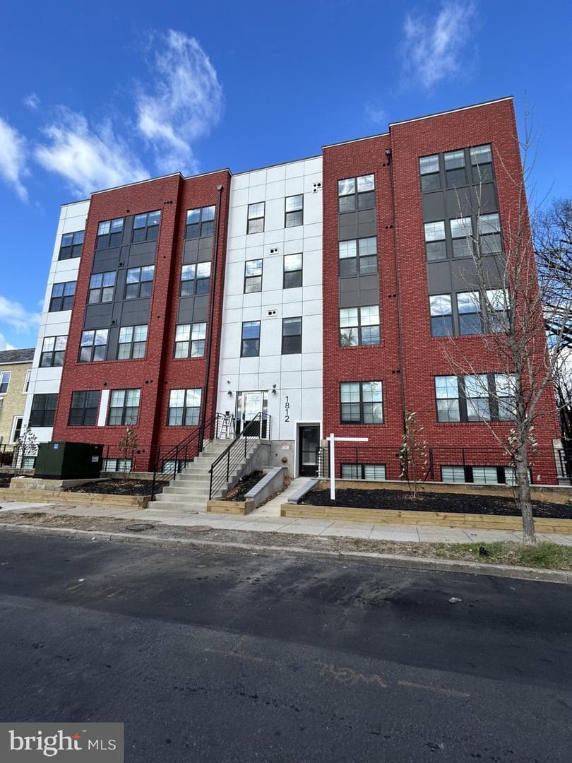 1812 H Place NE #405, Washington