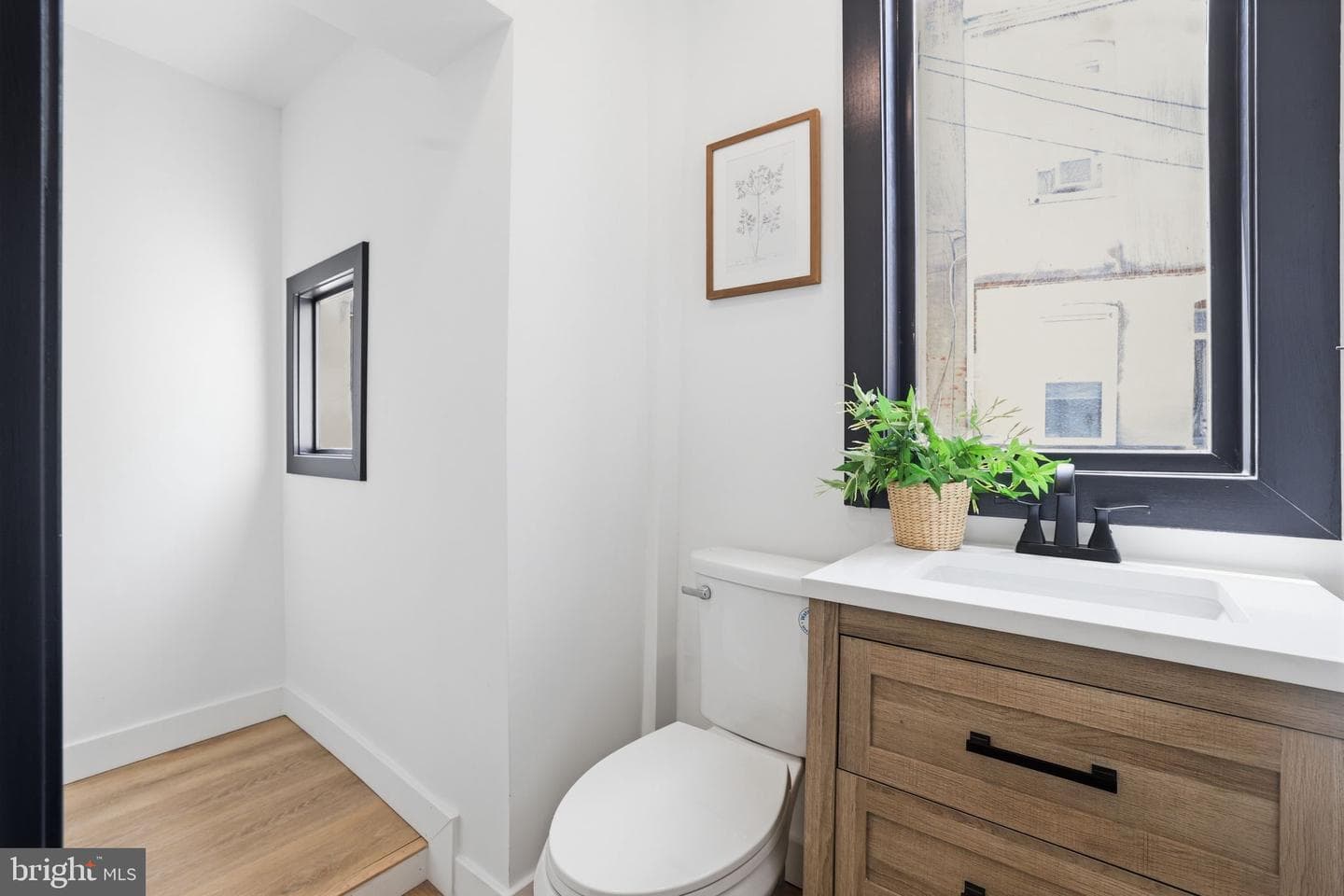 1024 Spring Road NW photo 12