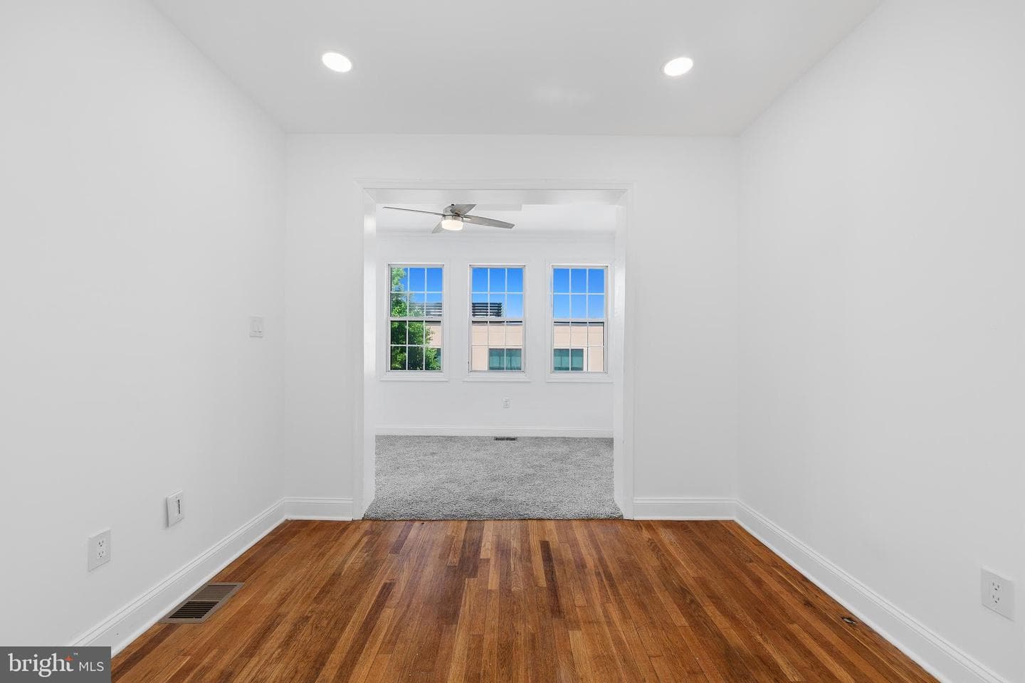 1436 W St. SE photo 24