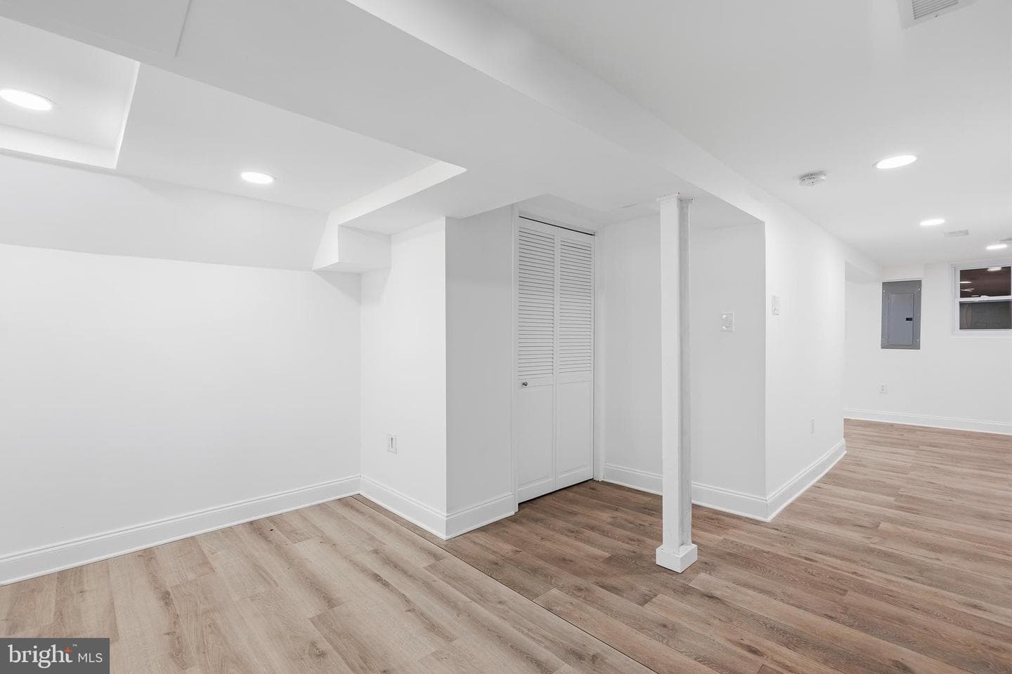 1436 W St. SE photo 35