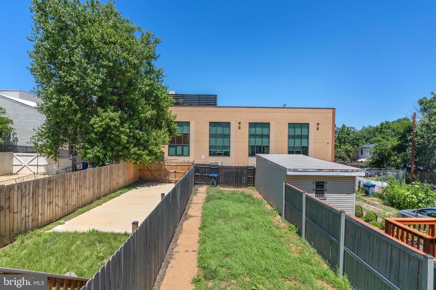 1436 W St. SE photo 36