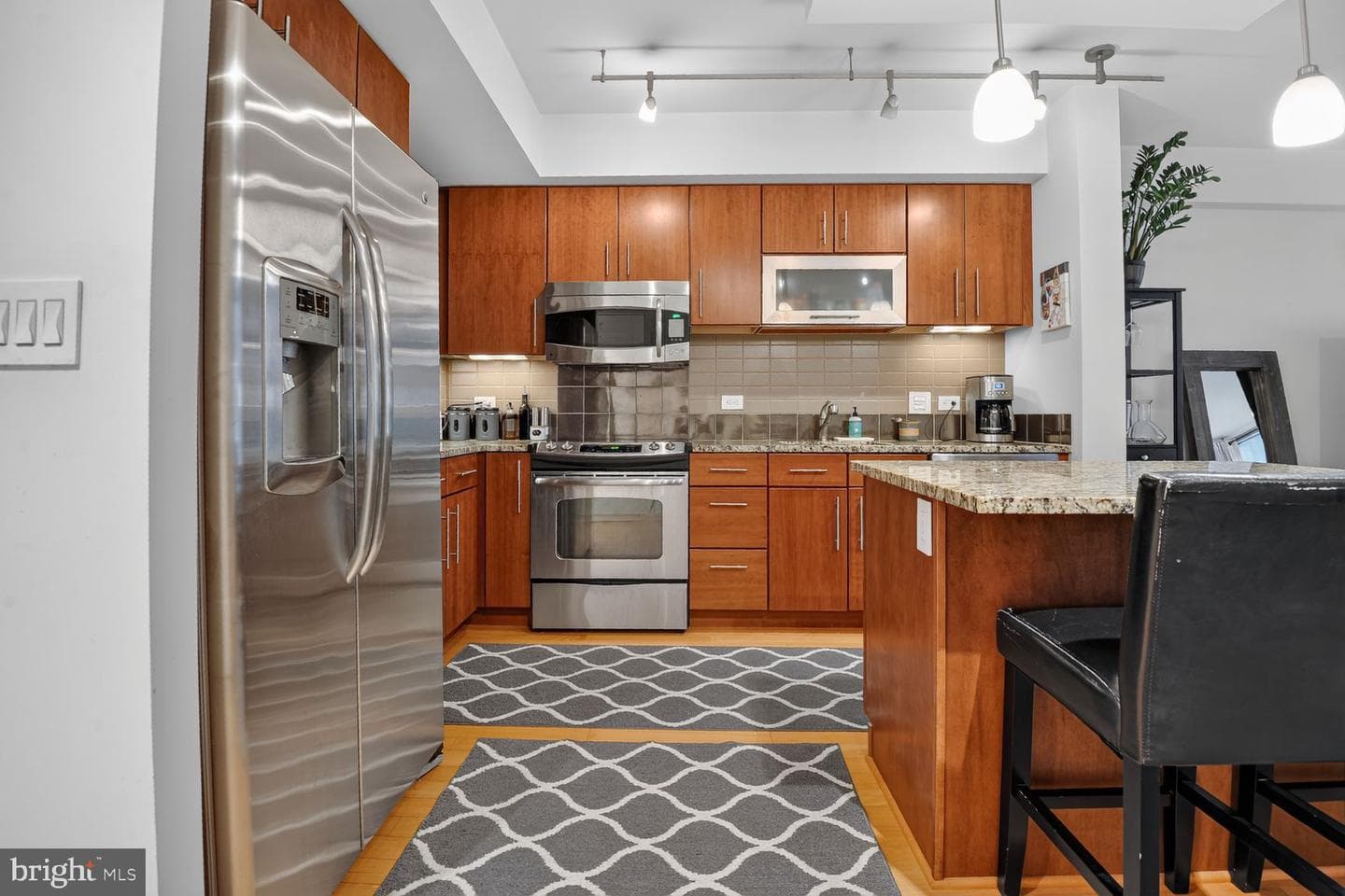 1025 1st Street SE #701 photo 3