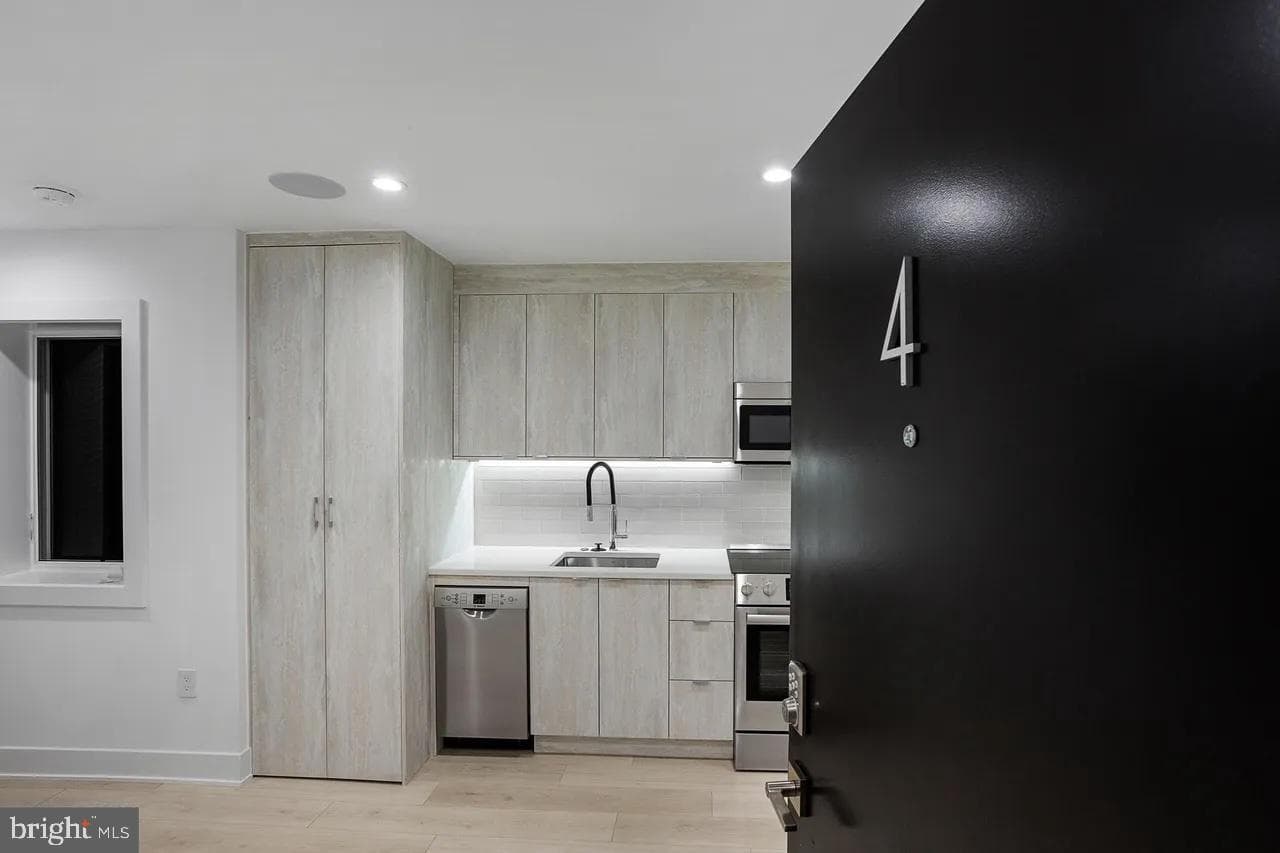 4 R Street NW #4, Washington
