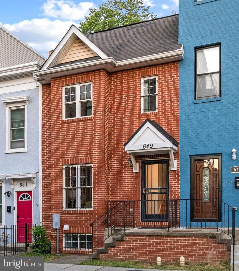 649 16th Street NE, Washington