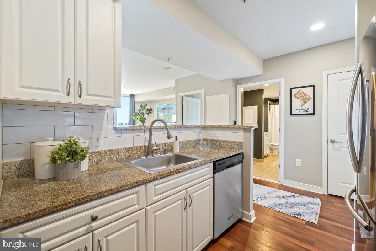 555 Massachusetts Avenue NW #1419 photo 9