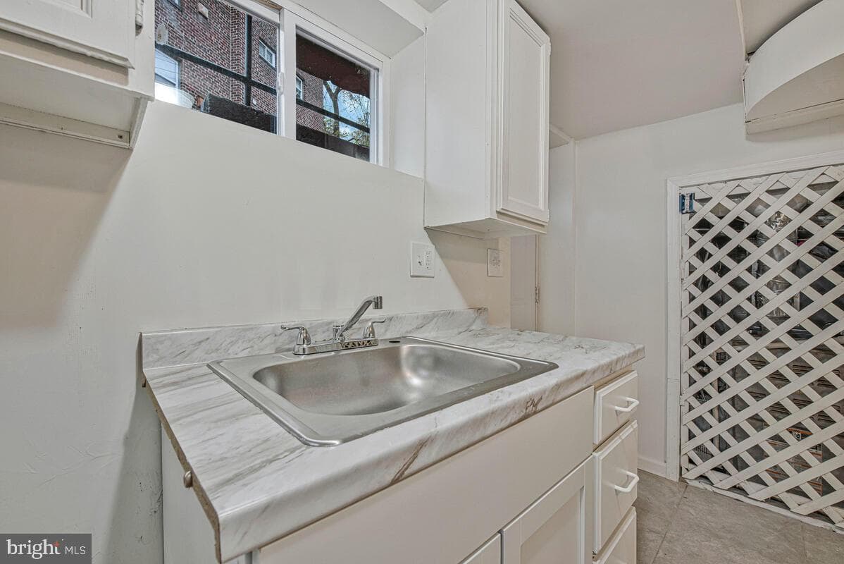 107 Joliet Street SW photo 44