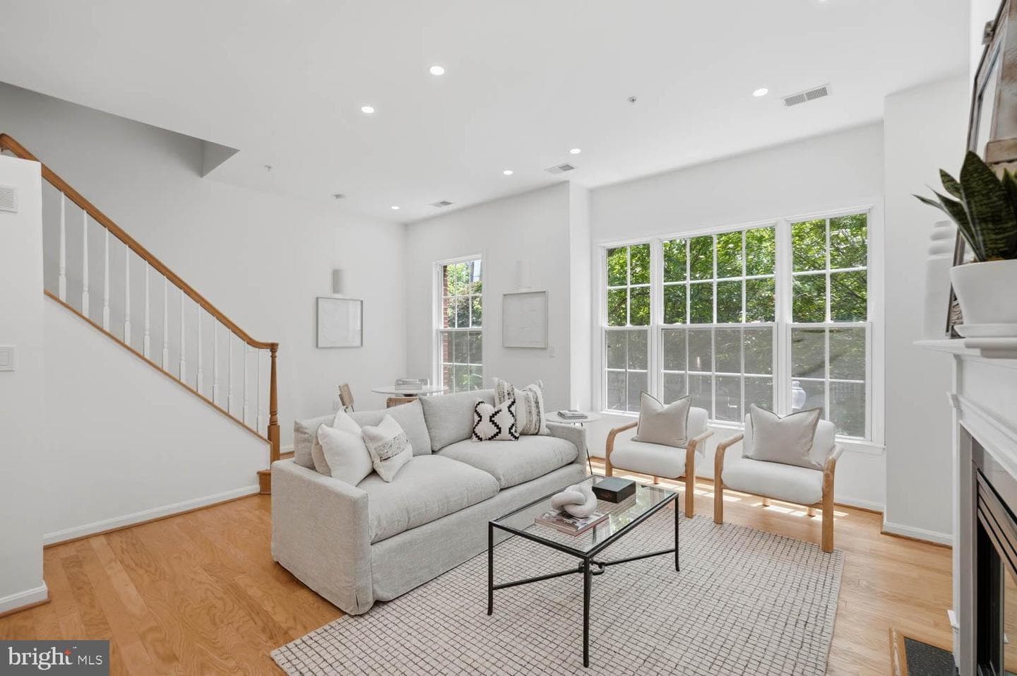 1935 Belmont Road NW #1122 photo 9