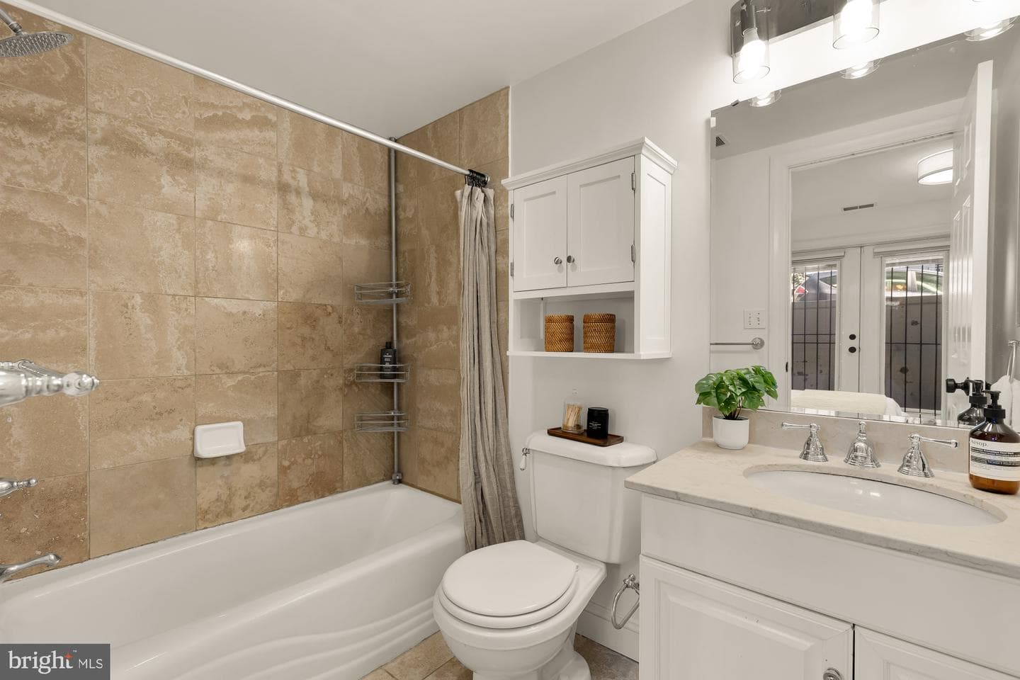 2432 Ontario Road NW #1 photo 12