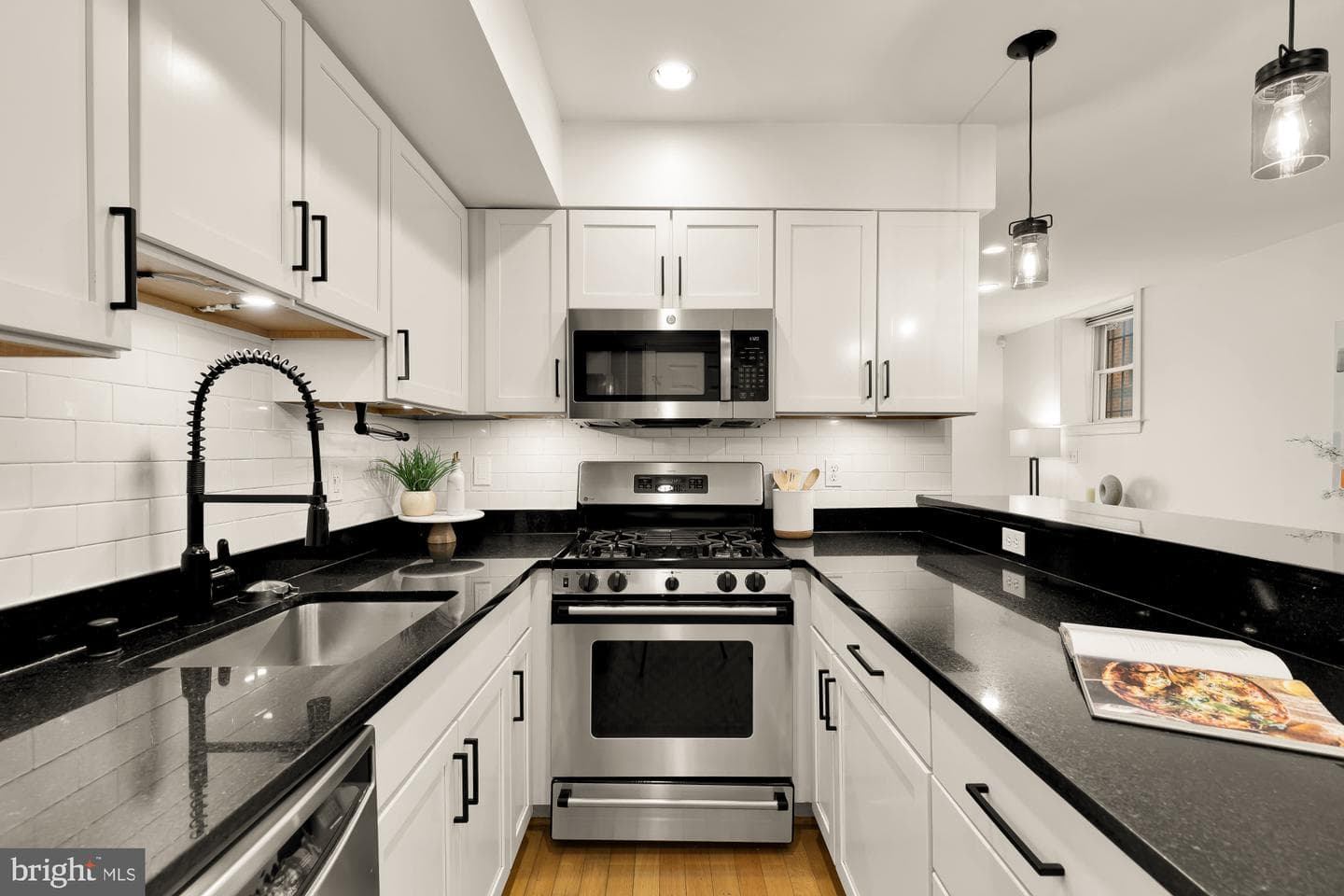 2432 Ontario Road NW #1 photo 7