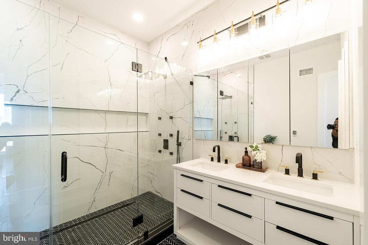 1215 Holbrook Terrace NE #1 photo 44